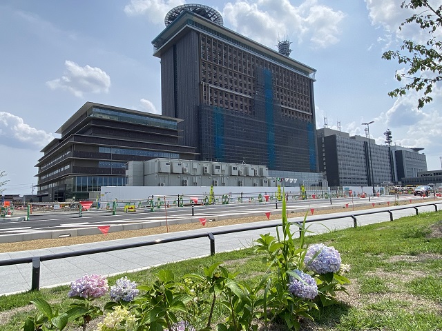 竣工が近づく 高さ106ｍ 岐阜県新県庁舎 現在の状況 22年6月 なごや あす まちｂｌｏｇ